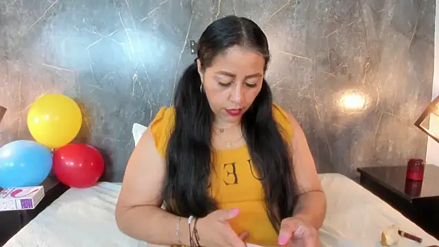 Snapshot of SexxyPamela chatting on 06.13.26 SexxyPamela online show from 06.13.26