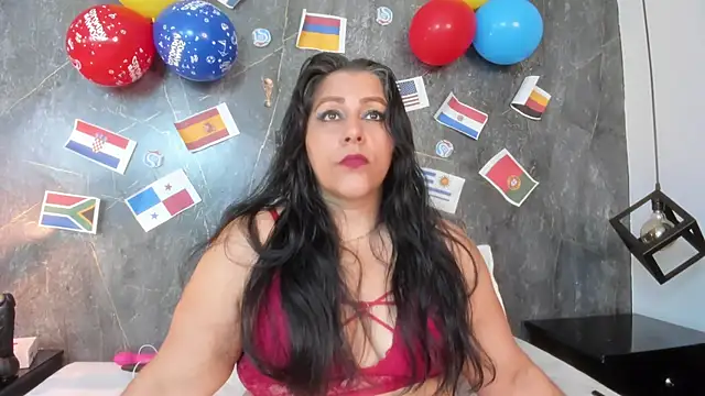 Snapshot of SexxyPamela chatting on 06.24.26 SexxyPamela online show from 06.24.26
