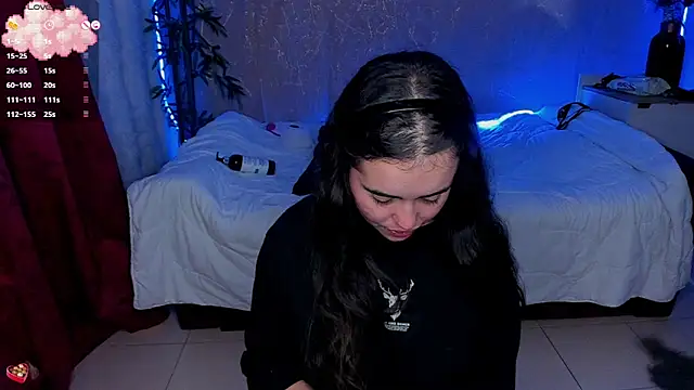 Snapshot of Shyfantasies chatting on 03.21.25 Shyfantasies online show from 03.21.25