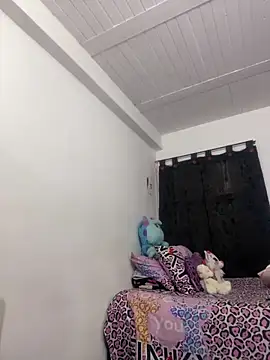 Snapshot of AlondraDiossa03 chatting on 10.28.25 AlondraDiossa03 online show from 10.28.25