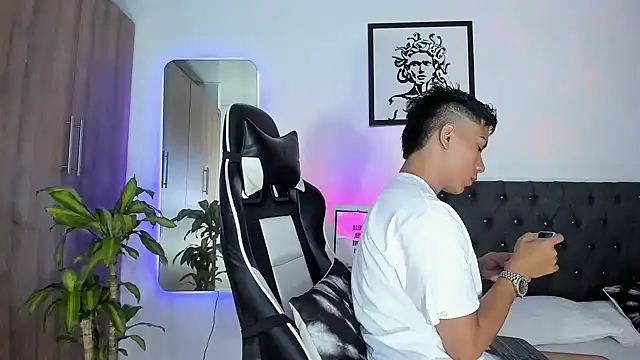 AlanNaughty online show from 11.30.25