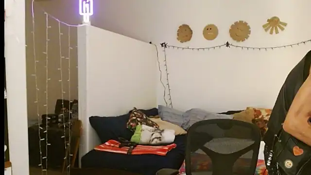 mycock2474u online show from 02.18.25