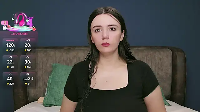 Snapshot of IamMolly chatting on 10.27.25 IamMolly online show from 10.27.25