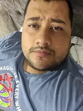 Snapshot of santi_hothot chatting on 10.03.25 santi hothot online show from 10.03.25