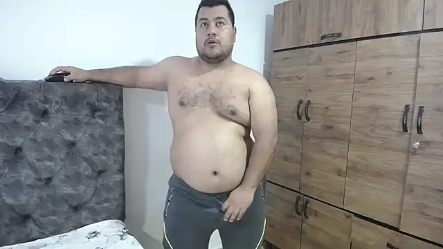 Snapshot of santi_hothot chatting on 10.20.25 santi hothot online show from 10.20.25