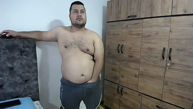 Snapshot of santi_hothot chatting on 11.05.25 santi hothot online show from 11.05.25