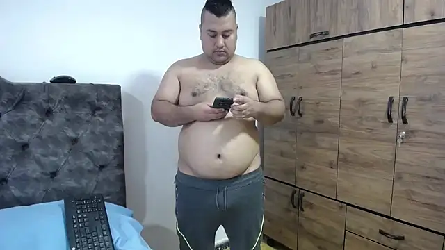 Snapshot of santi_hothot chatting on 11.09.25 santi hothot online show from 11.09.25