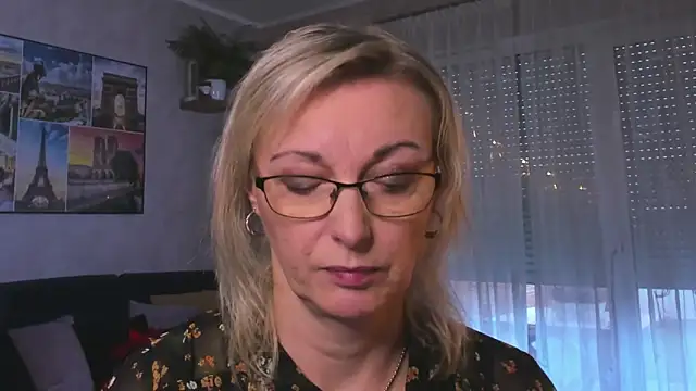 vanessa chat online show from 12.23.24