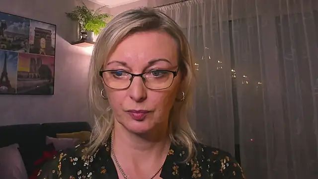 vanessa chat online show from 12.23.24