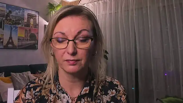 vanessa chat online show from 02.27.25