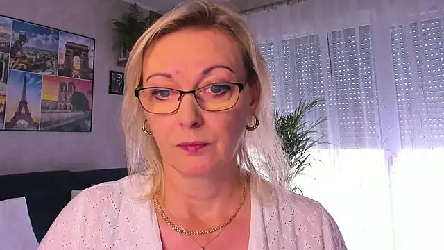 vanessa chat online show from 10.21.25