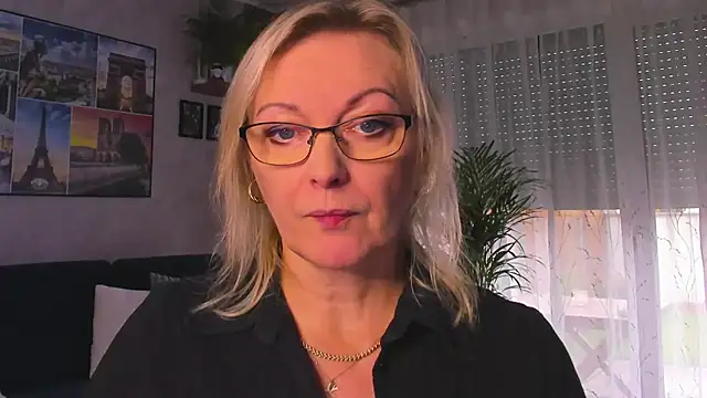 vanessa chat online show from 11.10.25