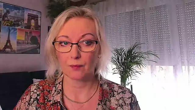 vanessa chat online show from 04.20.26