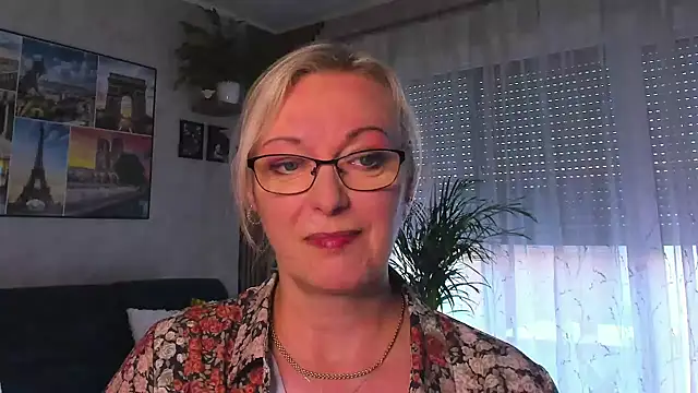 Snapshot of vanessa_chat chatting on 04.29.26 vanessa chat online show from 04.29.26