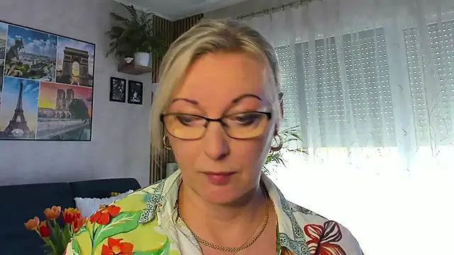 Snapshot of vanessa_chat chatting on 05.13.26 vanessa chat online show from 05.13.26