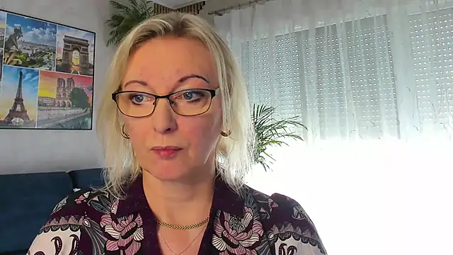 Snapshot of vanessa_chat chatting on 05.17.26 vanessa chat online show from 05.17.26