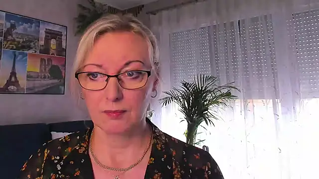 Snapshot of vanessa_chat chatting on 05.18.26 vanessa chat online show from 05.18.26