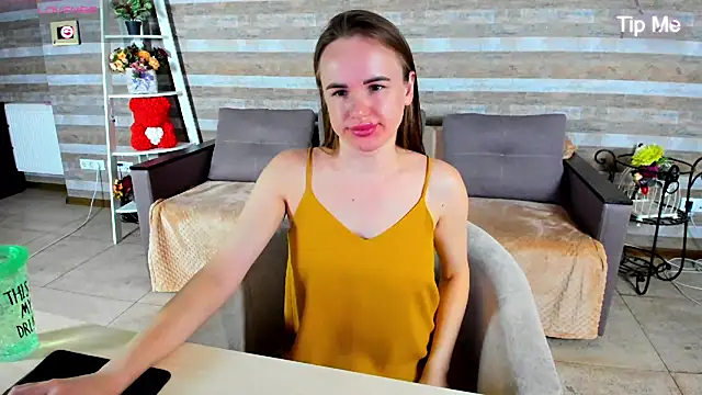 Snapshot of SusanSmit chatting on 10.08.25 SusanSmit online show from 10.08.25