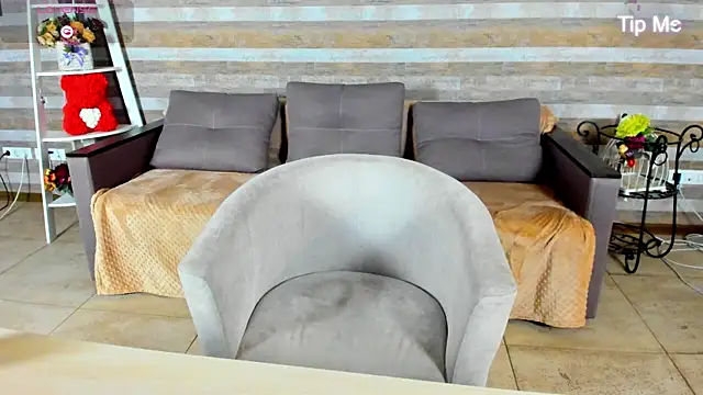 Snapshot of SusanSmit chatting on 11.07.25 SusanSmit online show from 11.07.25