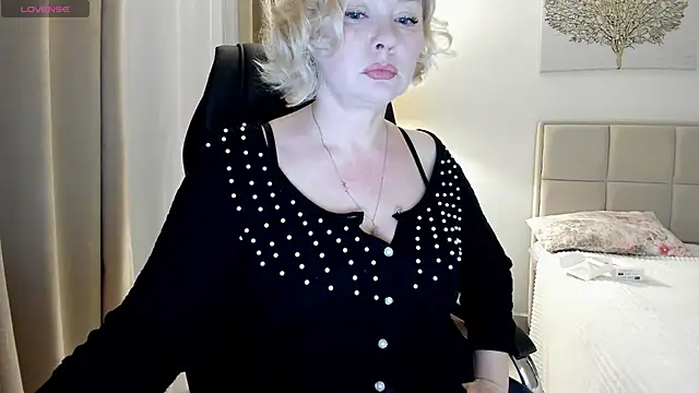 Snapshot of Colette__1977 chatting on 04.23.26 Colette 1977 online show from 04.23.26