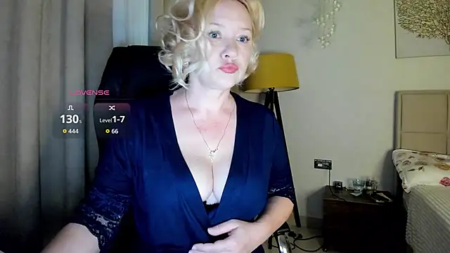 Snapshot of Colette__1977 chatting on 06.27.26 Colette 1977 online show from 06.27.26