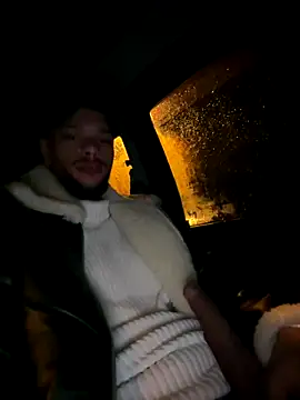 Snapshot of Lionayowe chatting on 10.30.25 Lionayowe online show from 10.30.25