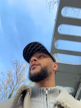 Lionayowe online show from 04.15.26