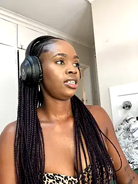 LuciousLips96 online show from 09.22.25