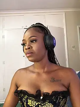 LuciousLips96 online show from 10.22.25