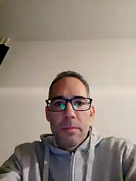 Snapshot of forbbidden chatting on 11.15.25 forbbidden online show from 11.15.25