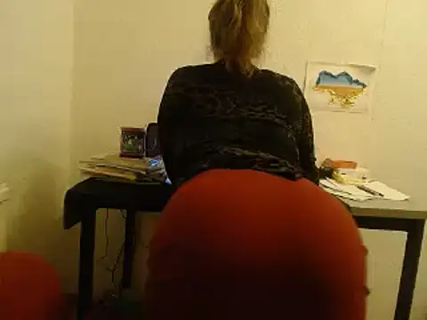 Snapshot of Milana235 chatting on 12.17.24 Milana235 online show from 12.17.24