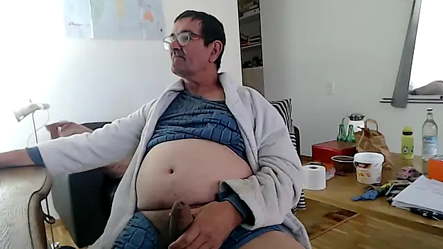 Snapshot of silvio-aus-luzern-CH chatting on 04.27.26 silvio-aus-luzern-CH online show from 04.27.26