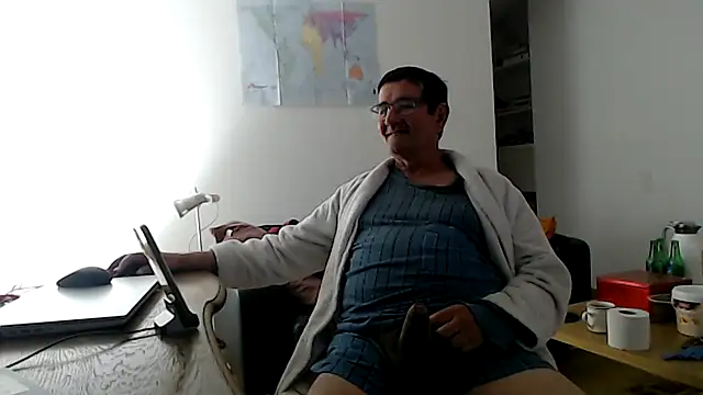 Snapshot of silvio-aus-luzern-CH chatting on 04.29.26 silvio-aus-luzern-CH online show from 04.29.26