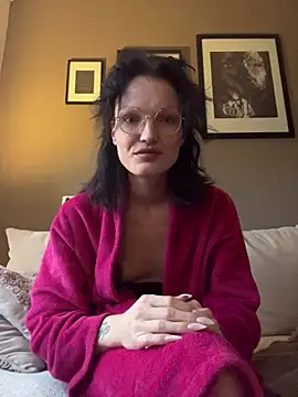 Snapshot of denisestar10 chatting on 01.08.25 denisestar10 online show from 01.08.25