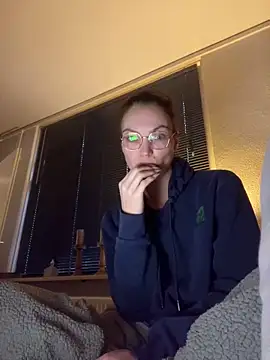 Snapshot of denisestar10 chatting on 01.26.25 denisestar10 online show from 01.26.25