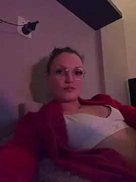 Snapshot of denisestar10 chatting on 03.02.25 denisestar10 online show from 03.02.25