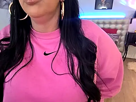 TiffanyRoxx online show from 11.27.25