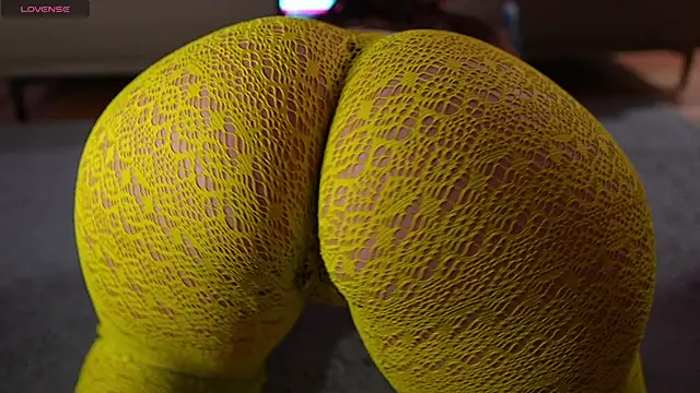 Snapshot of pawg_queen chatting on 10.24.25 pawg queen online show from 10.24.25