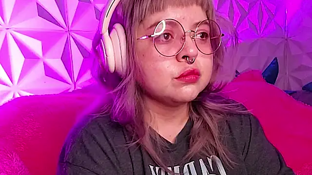 Snapshot of Satyn_doll chatting on 11.07.25 Satyn doll online show from 11.07.25