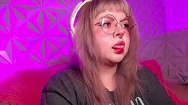 Snapshot of Satyn_doll chatting on 11.15.25 Satyn doll online show from 11.15.25