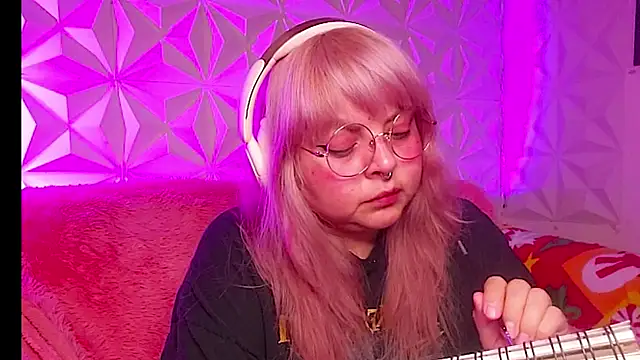 Snapshot of Satyn_doll chatting on 01.18.26 Satyn doll online show from 01.18.26