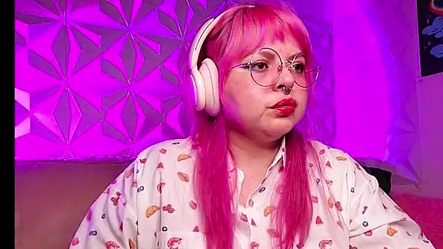 Snapshot of Satyn_doll chatting on 02.10.26 Satyn doll online show from 02.10.26