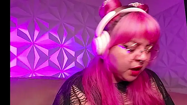 Snapshot of Satyn_doll chatting on 02.12.26 Satyn doll online show from 02.12.26