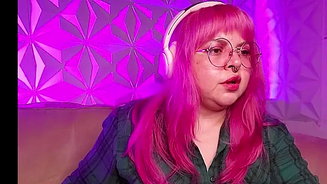 Snapshot of Satyn_doll chatting on 02.13.26 Satyn doll online show from 02.13.26