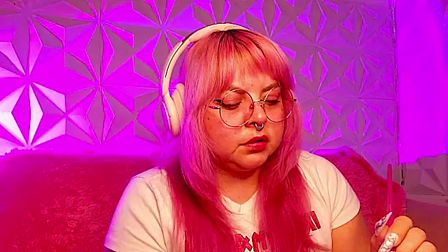 Snapshot of Satyn_doll chatting on 02.20.26 Satyn doll online show from 02.20.26