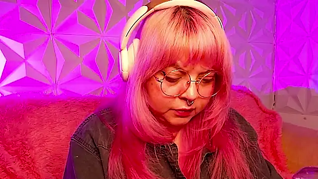 Snapshot of Satyn_doll chatting on 02.20.26 Satyn doll online show from 02.20.26