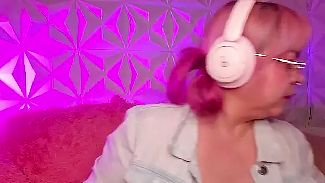 Snapshot of Satyn_doll chatting on 02.24.26 Satyn doll online show from 02.24.26