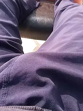 Snapshot of indianguy21 chatting on 12.22.24 indianguy21 online show from 12.22.24