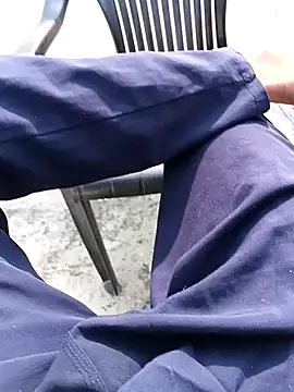 Snapshot of indianguy21 chatting on 02.01.25 indianguy21 online show from 02.01.25