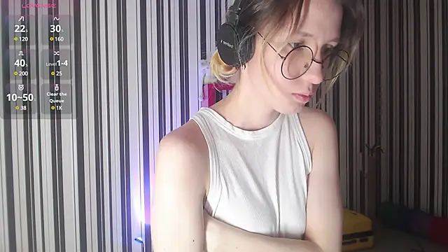 Snapshot of _Hanna_Moon_ chatting on 12.29.24 Hanna Moon online show from 12.29.24